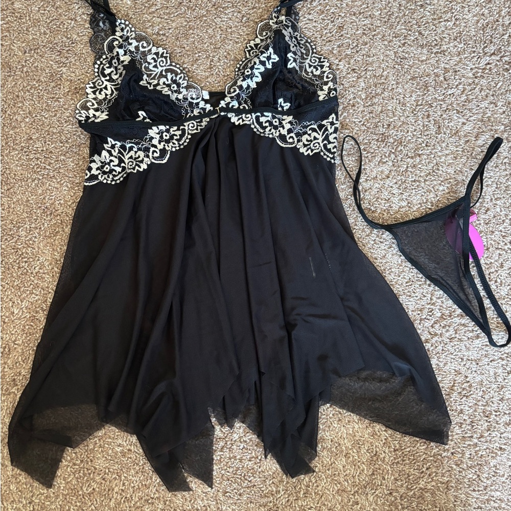 Cute Black & White Babydoll Set